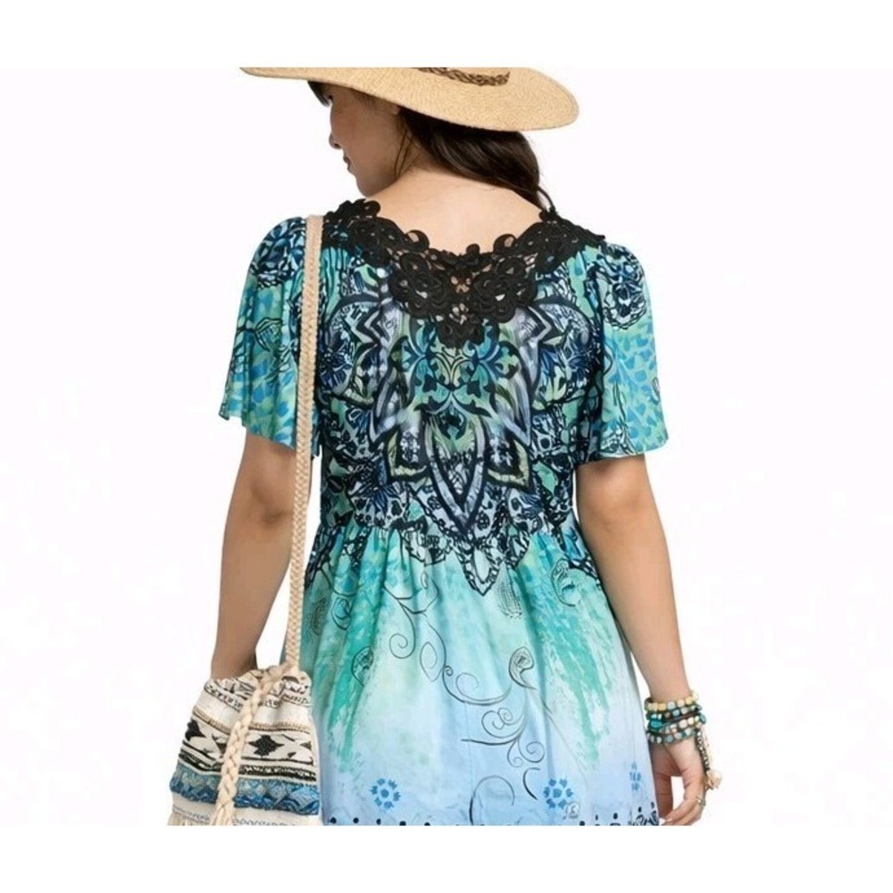 MADISON Size XL Blue Stretch Knit Crochet Lace‎ Back V-neck Boho Chic Tunic Top